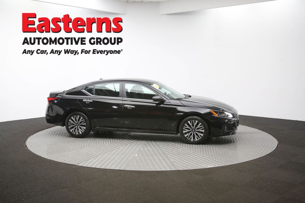 2024 Nissan Altima 2.5 SV Image 14 of 63