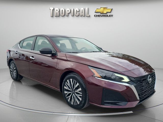 2024 Nissan Altima 2.5 SV Image 3 of 34