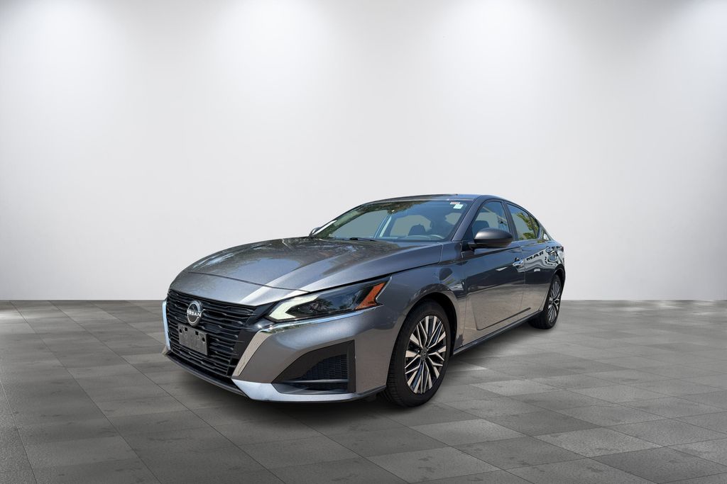 2024 Nissan Altima 2.5 SV Image 1 of 30