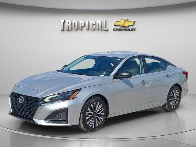 2024 Nissan Altima 2.5 SV Image 1 of 34