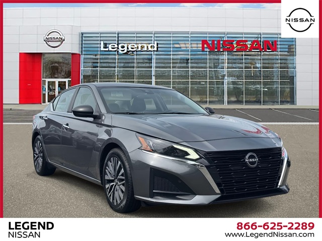 2024 Nissan Altima 2.5 SV Image 3 of 30