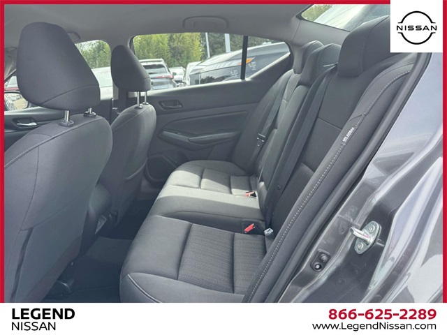 2024 Nissan Altima 2.5 SV Image 8 of 30