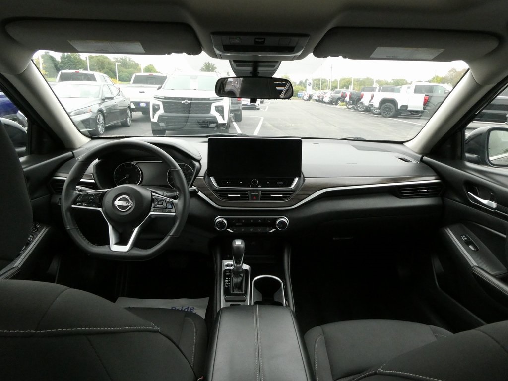 2024 Nissan Altima 2.5 SV Image 15 of 40