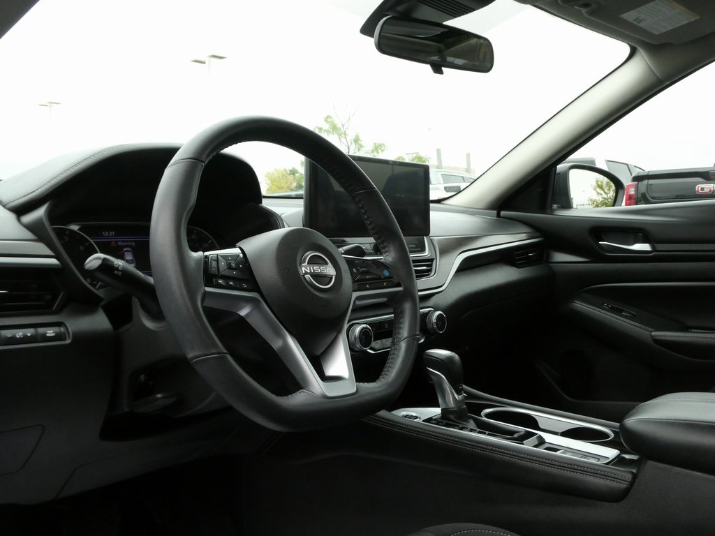 2024 Nissan Altima 2.5 SV Image 14 of 40
