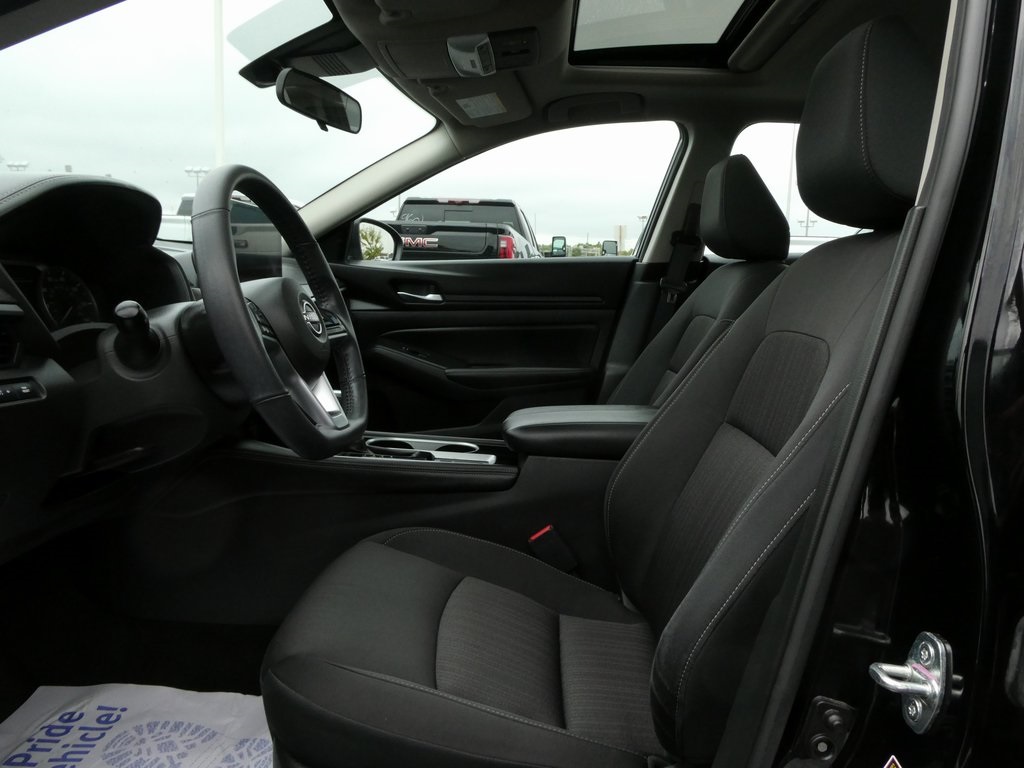 2024 Nissan Altima 2.5 SV Image 12 of 40