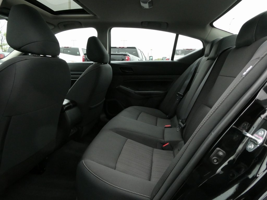 2024 Nissan Altima 2.5 SV Image 10 of 40