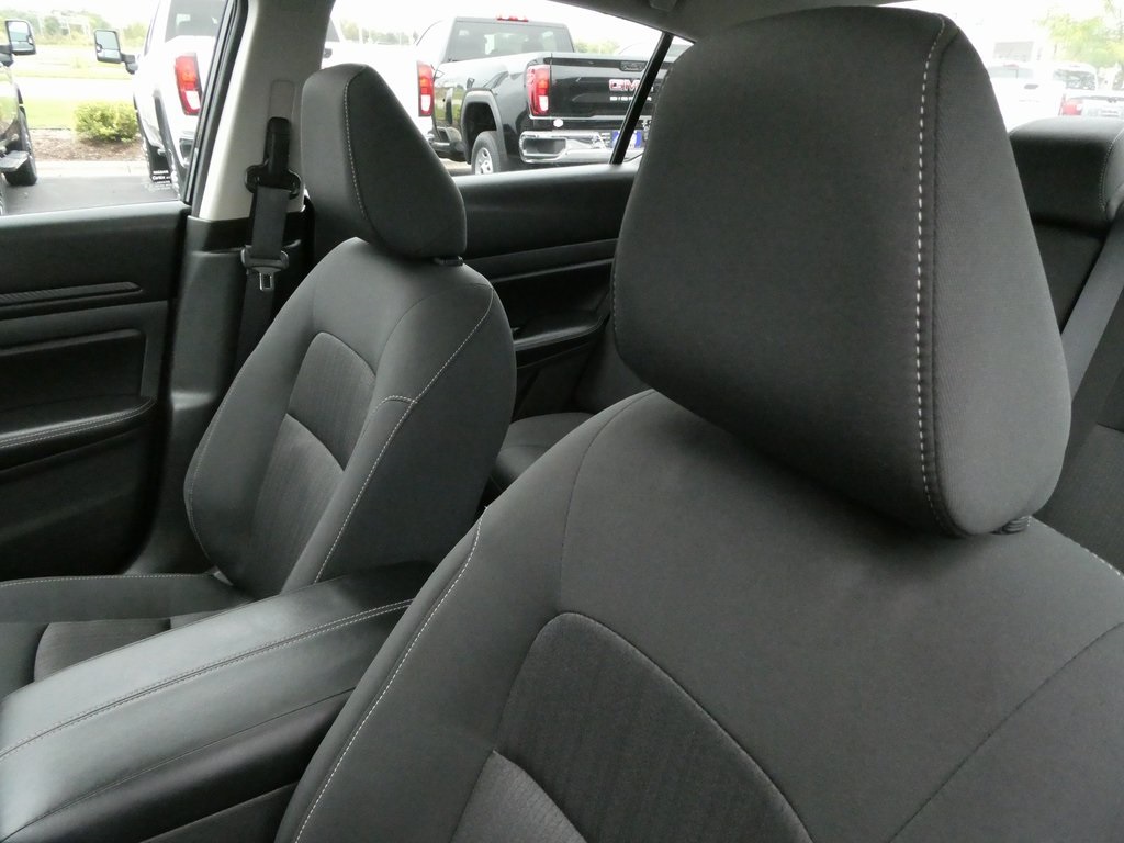 2024 Nissan Altima 2.5 SV Image 8 of 40