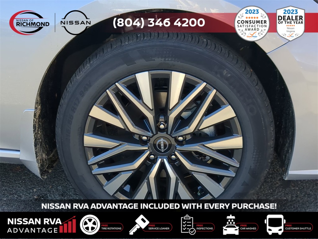 Vehicle image 10 of 25