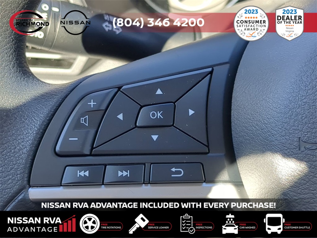 Vehicle image 21 of 25