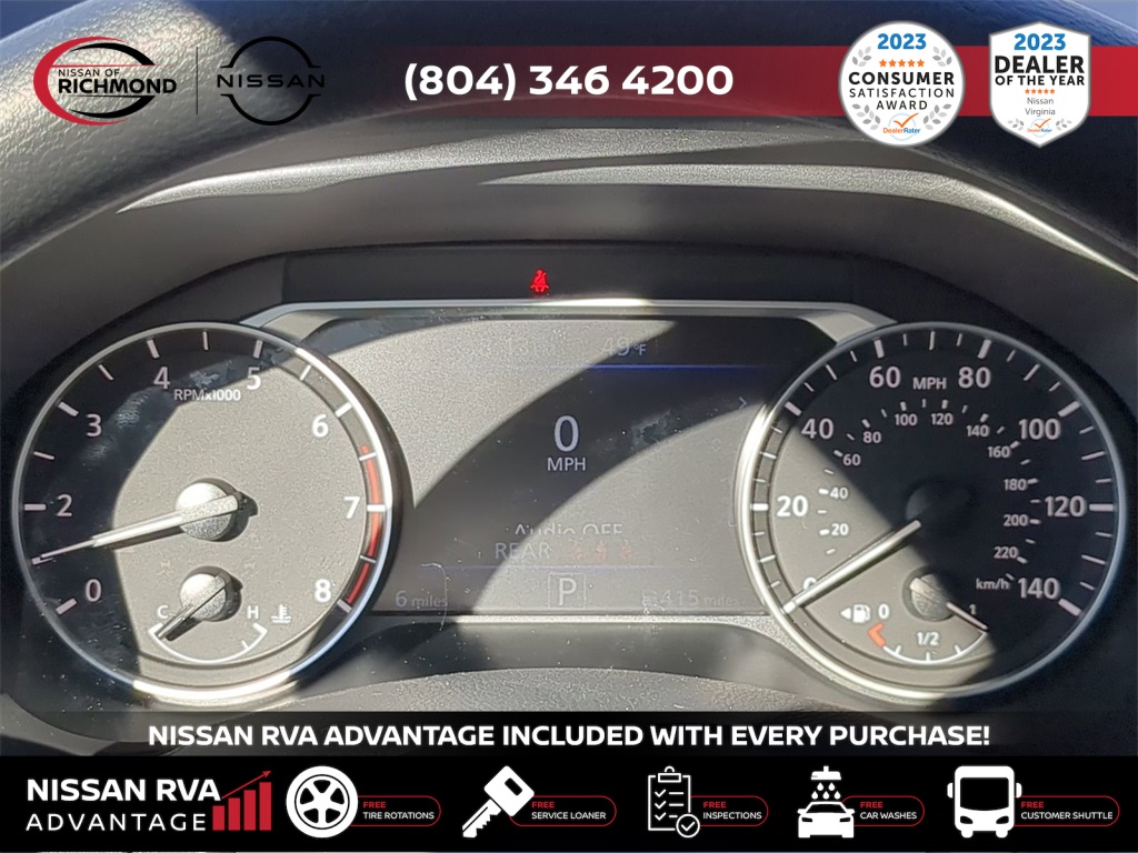 Vehicle image 23 of 25