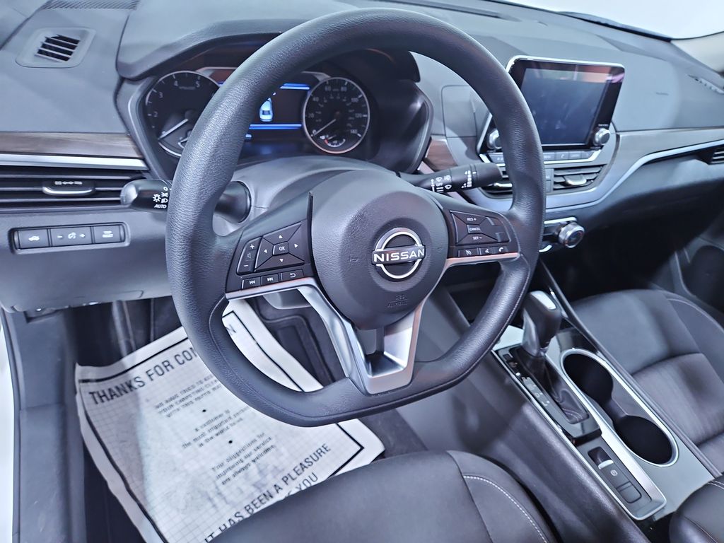 2024 Nissan Altima 2.5 SV Image 14 of 29