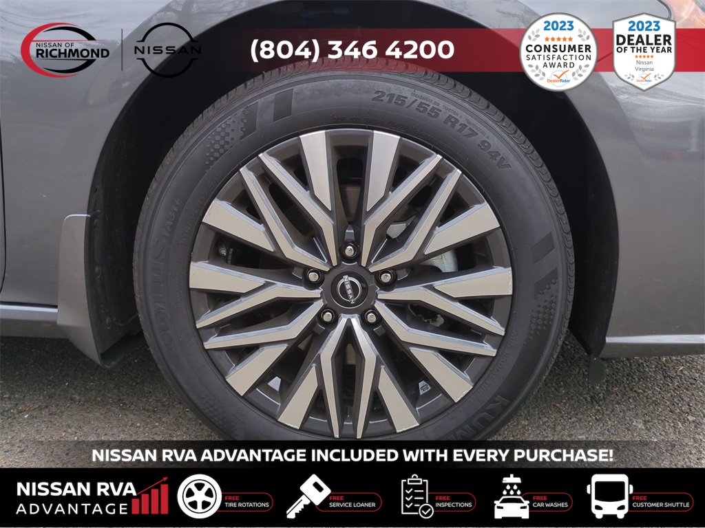 Vehicle image 11 of 26