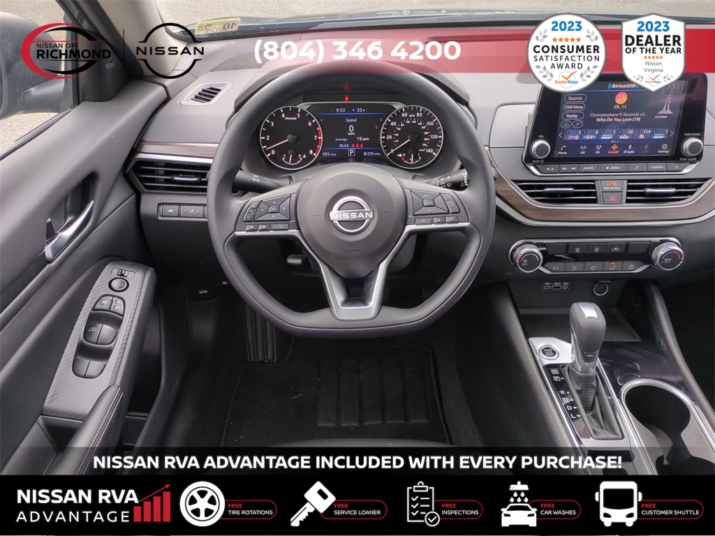 Vehicle image 15 of 26