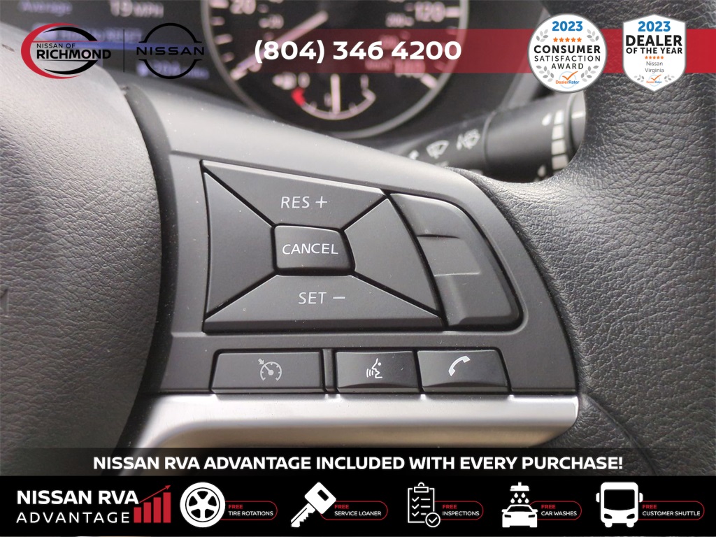 Vehicle image 23 of 26