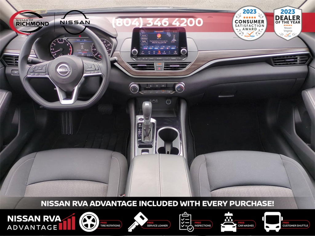 Vehicle image 14 of 26