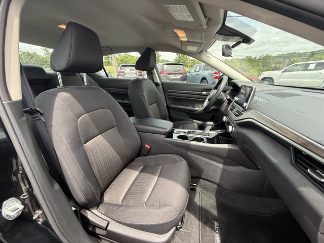 Vehicle image 20 of 35