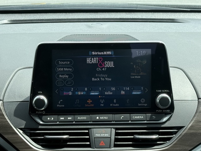 Vehicle image 27 of 35