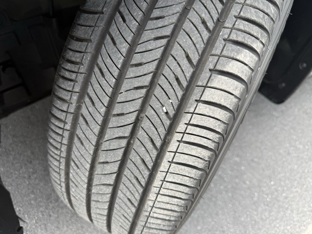 Vehicle image 10 of 35