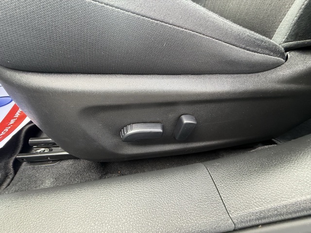 Vehicle image 15 of 35