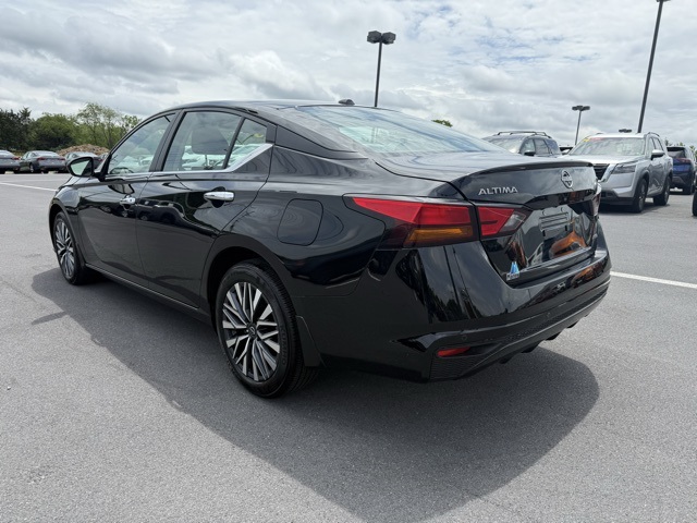 Vehicle image 7 of 35