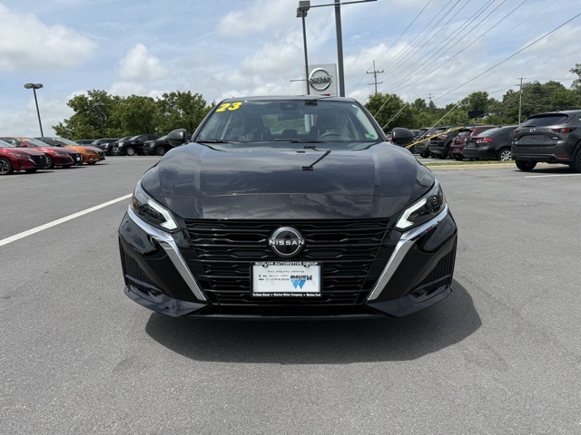 Vehicle image 2 of 35