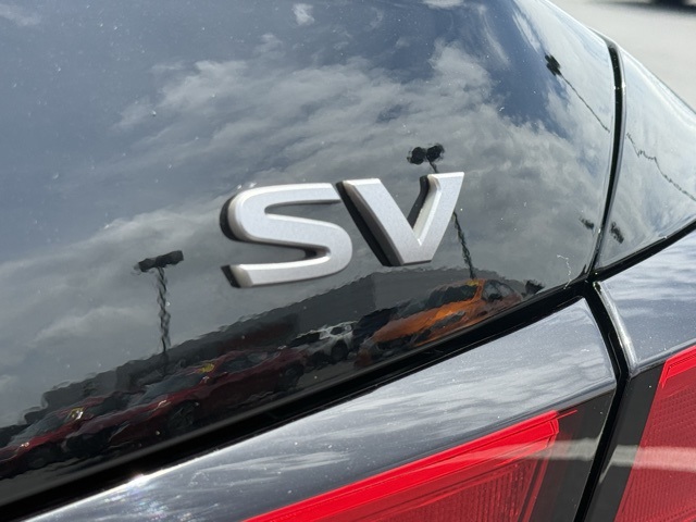 Vehicle image 19 of 35