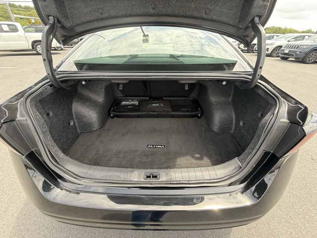 Vehicle image 18 of 35