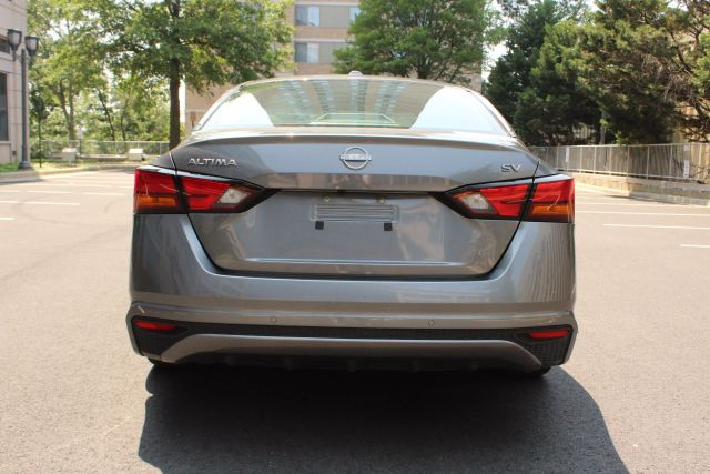 Vehicle image 6 of 41