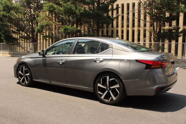 Vehicle image 7 of 41