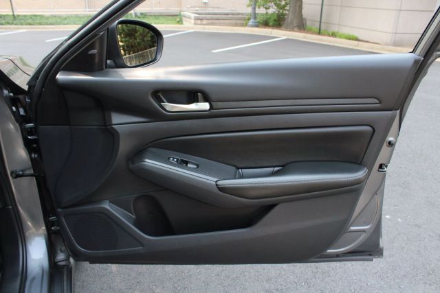 Vehicle image 29 of 41