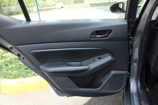 Vehicle image 18 of 41