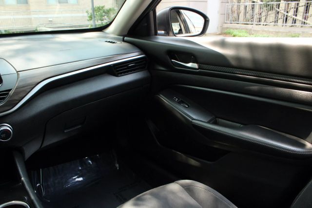 Vehicle image 24 of 41