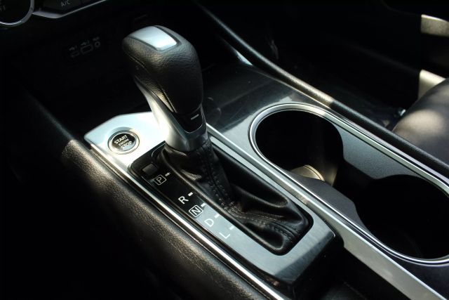 Vehicle image 38 of 41