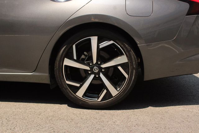 Vehicle image 12 of 41