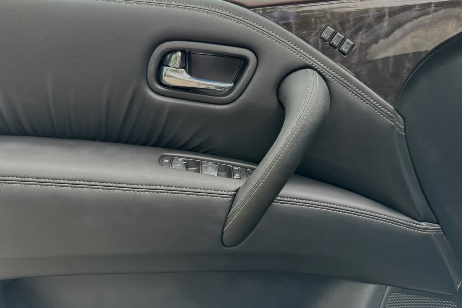Vehicle image 13 of 29