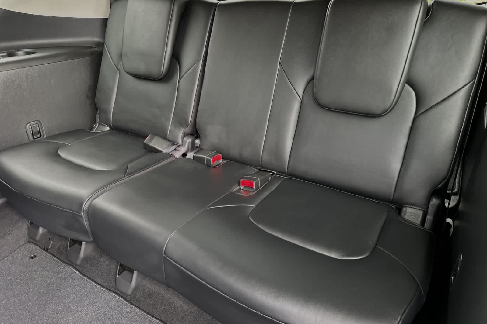 Vehicle image 16 of 29