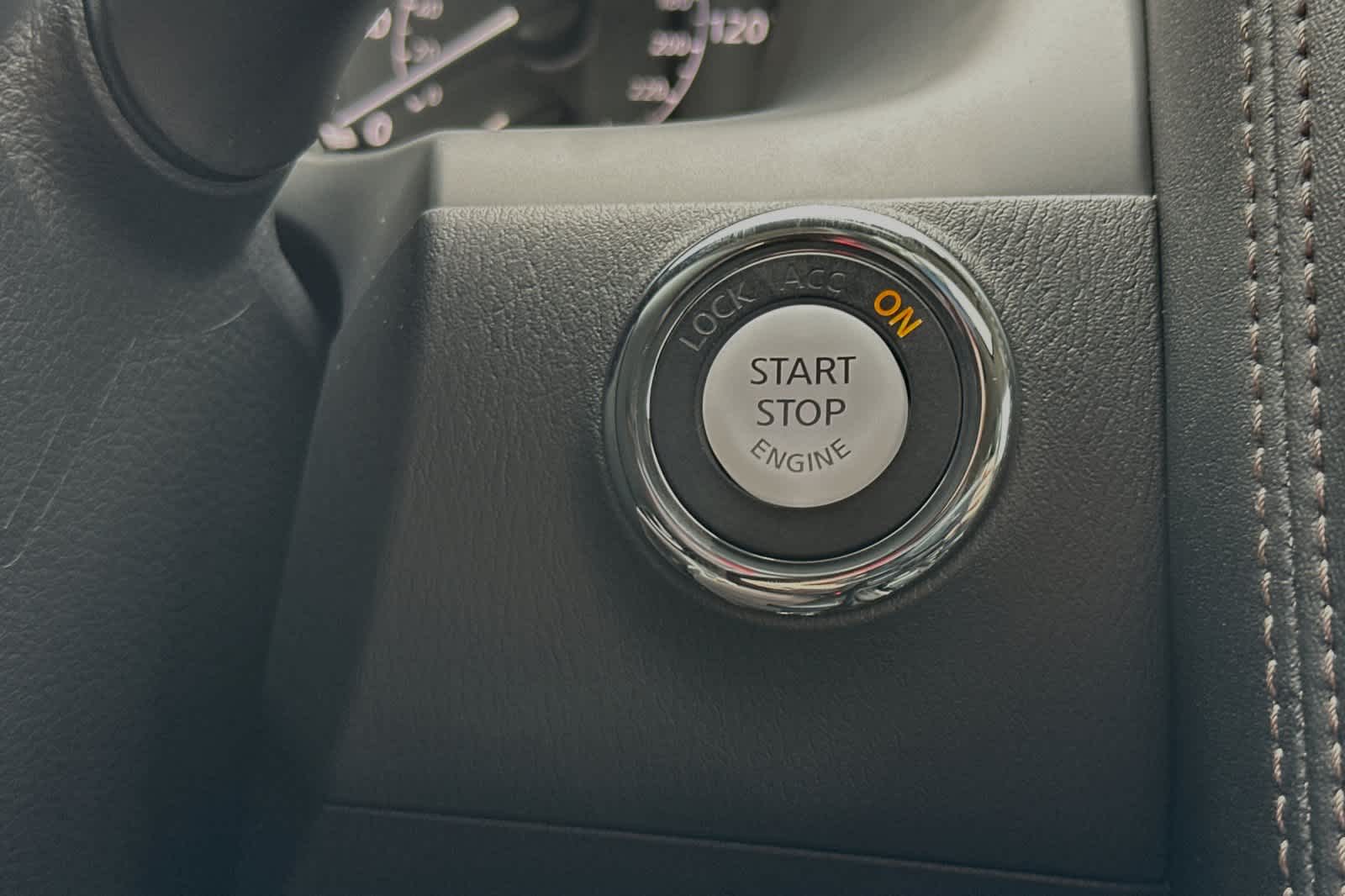 Vehicle image 25 of 29
