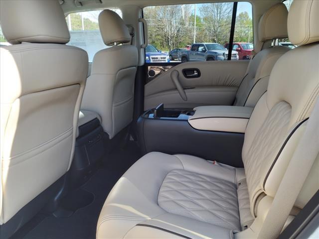Vehicle image 8 of 16