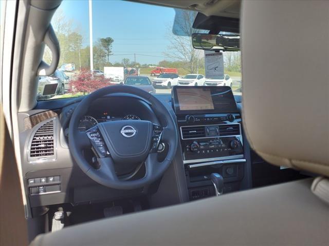 Vehicle image 10 of 16