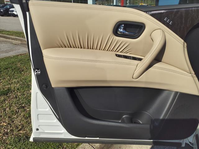 Vehicle image 7 of 16