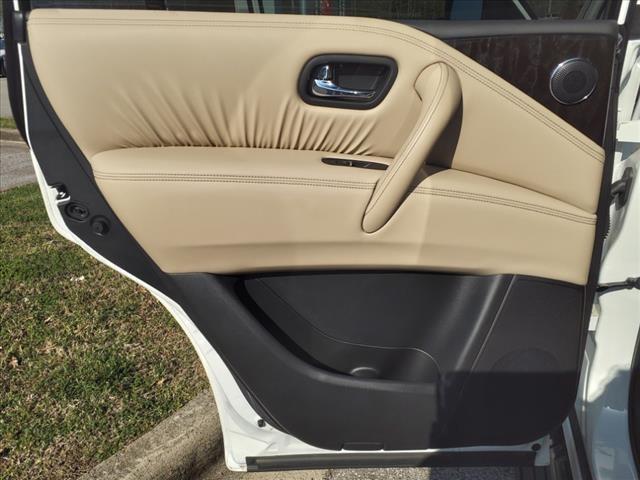 Vehicle image 9 of 16