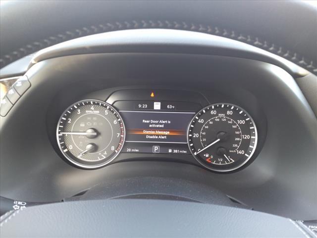 Vehicle image 13 of 16