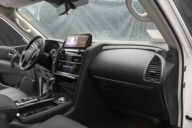 Vehicle image 17 of 37
