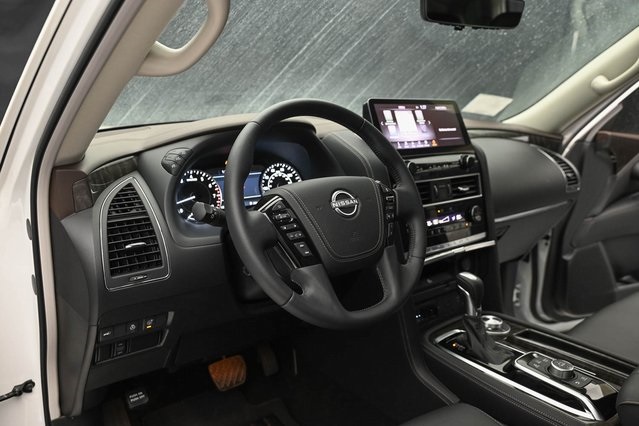 Vehicle image 31 of 37