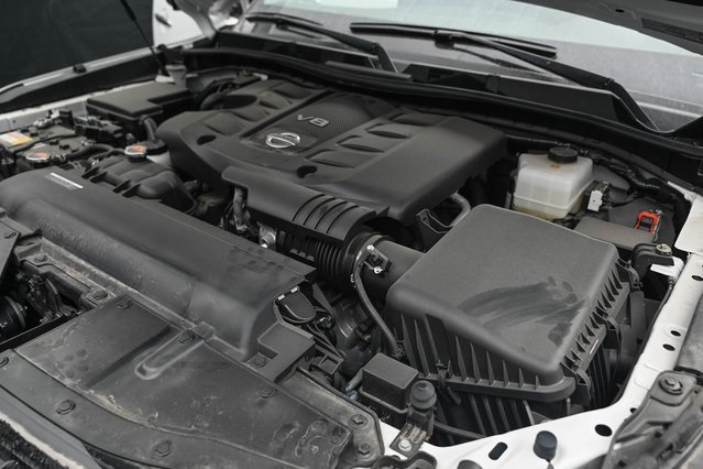 Vehicle image 32 of 37