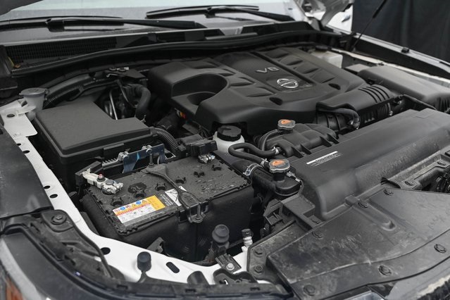 Vehicle image 33 of 37