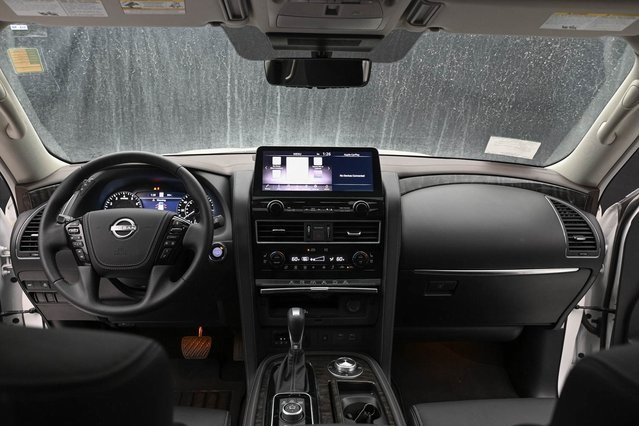 Vehicle image 25 of 37