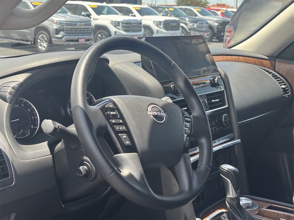 Vehicle image 9 of 31