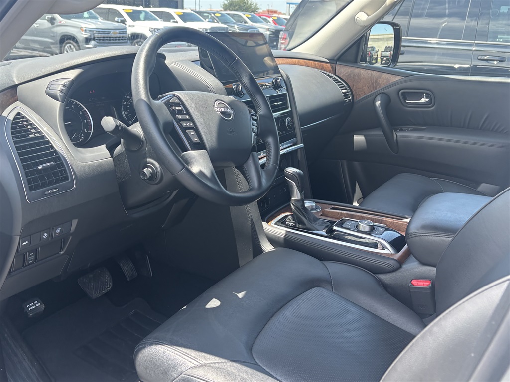 Vehicle image 8 of 31