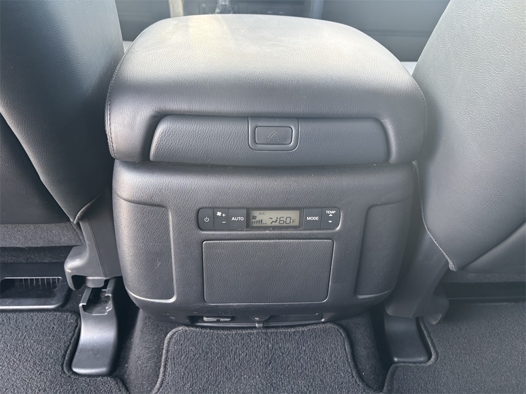 Vehicle image 28 of 31